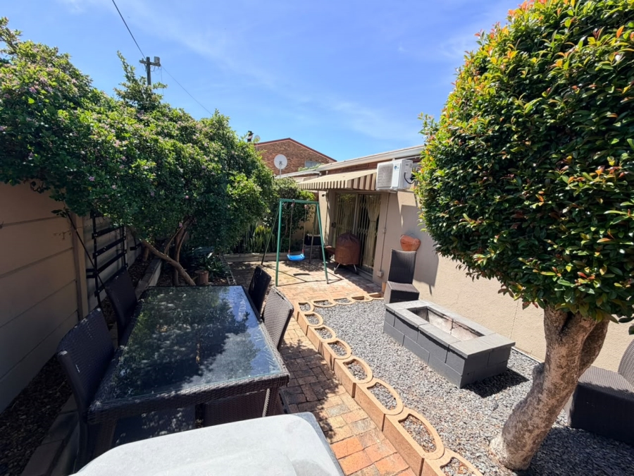 To Let 2 Bedroom Property for Rent in St Michaels Western Cape